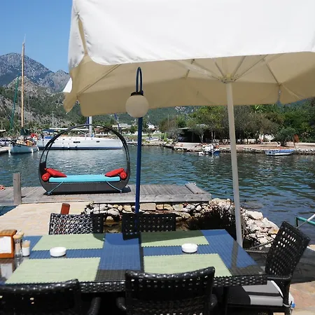 Cennet Marine Yacht Club Hotel 2*